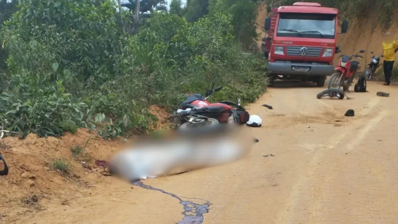 Jovem morre em acidente entre moto e caminhão na zona rural de Rio Bananal