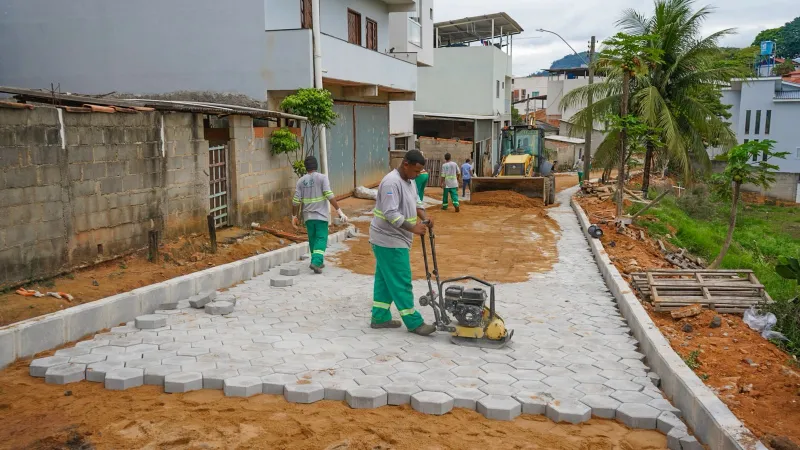 Prefeitura de Linhares inicia pavimentação na comunidade de Japira, em São Rafael