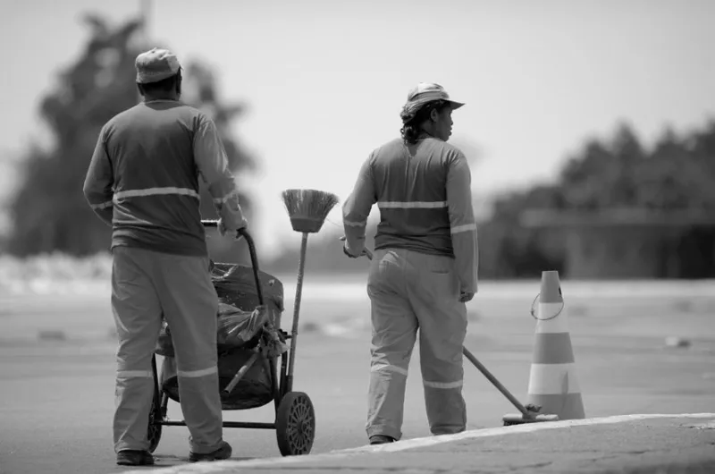 Garis de Colatina denunciam atraso em horas extras, falta de EPIs e condições precárias de trabalho; audiência pública será realizada na Câmara
