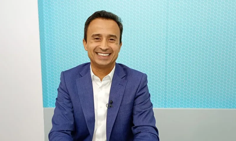 Prefeito de Linhares, Lucas Scaramussa, anuncia abono salarial para servidores municipais