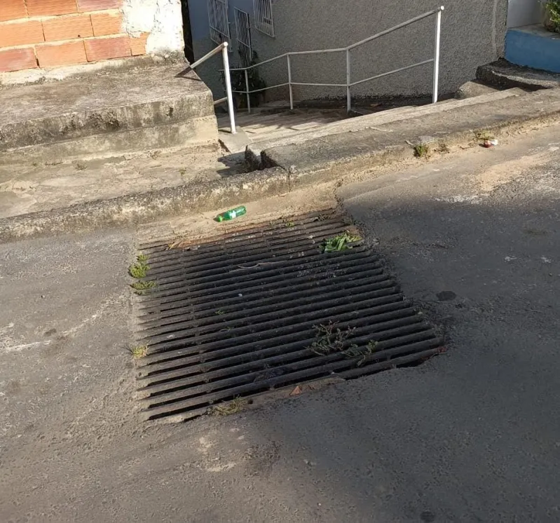 Comunidade: moradores de Vila Lenira denunciam mau cheiro de esgoto e falhas na coleta de lixo em Colatina