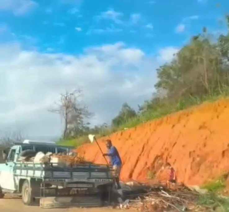 Filmagem flagra descarte irregular de lixo em Colatina, e moradores cobram fiscalização da prefeitura