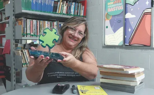 Professora da Serra conquista prêmio nacional com projeto de poesia em escola pública