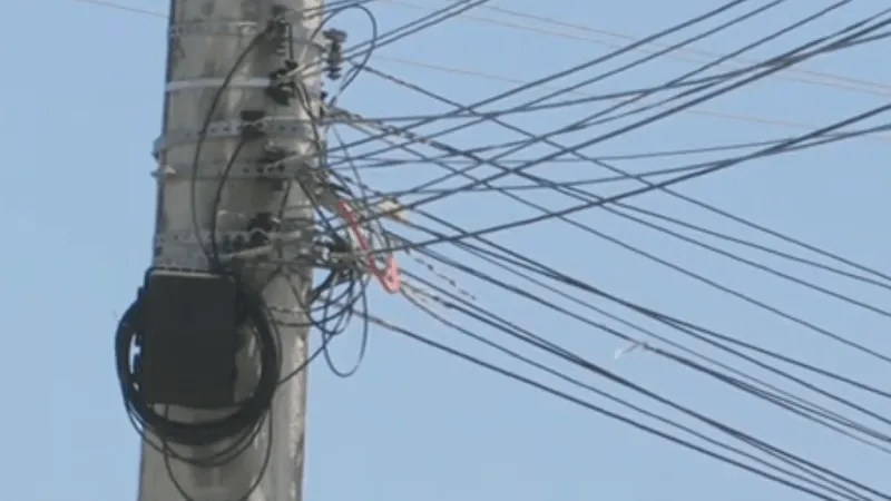 Traficantes cortam internet de 600 famílias para impor serviço ilegal no bairro Operário, em Colatina