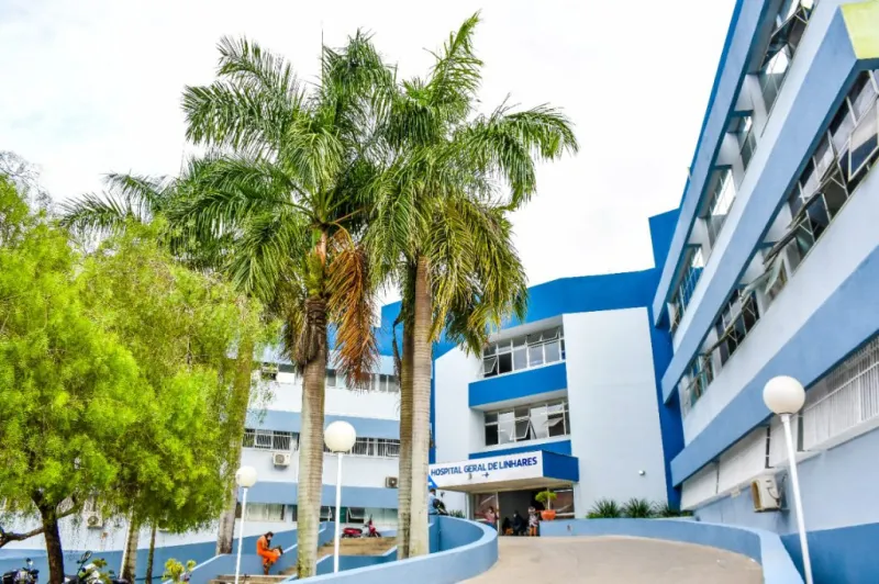 Homem escapa da morte após ataque com facão em Linhares e ainda é ameaçado no hospital