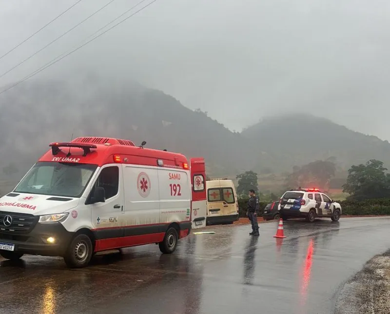 Motociclista perde controle em curva e sofre fratura exposta em Pancas