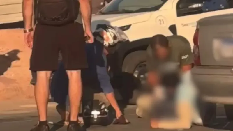 Motociclista fica ferido após colisão com carro no Norte do Estado