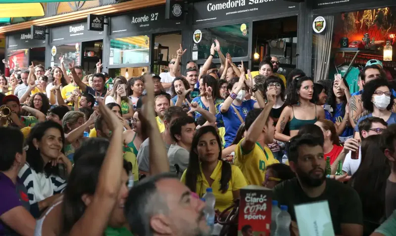 Vai assistir o jogo do Brasil em bares e restaurantes? Polícia Militar faz alerta aos torcedores em Colatina