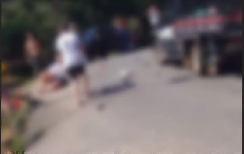 Motociclista sofre fratura exposta após grave acidente com caminhonete no bairro Operário, em Colatina