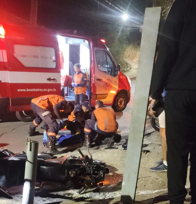 Motociclista de 31 anos morre após perder o controle da direção e bater contra barra de proteção em Colatina