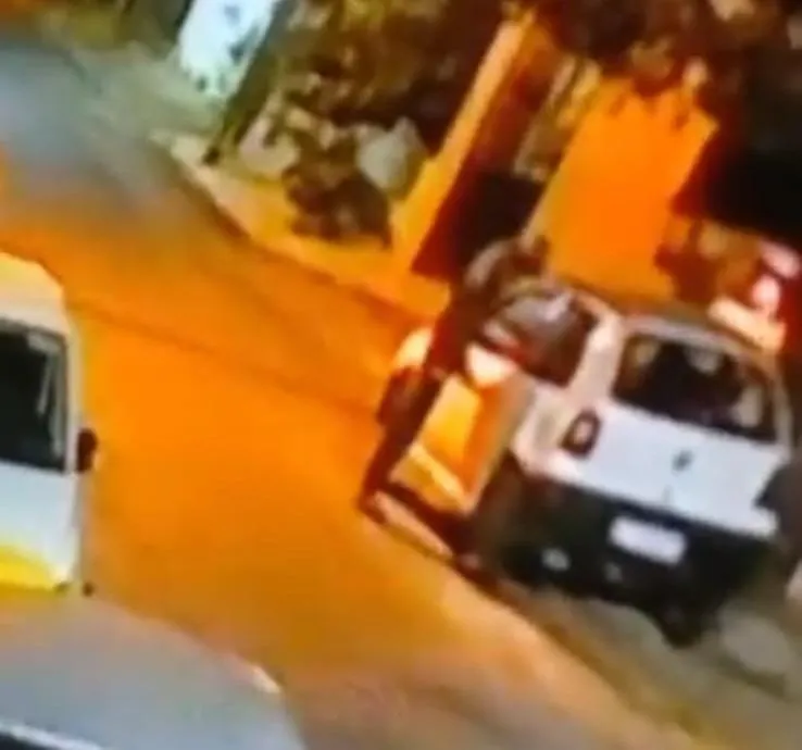 Vídeo mostra ladrão furtando carro em apenas 11 segundos em Colatina
