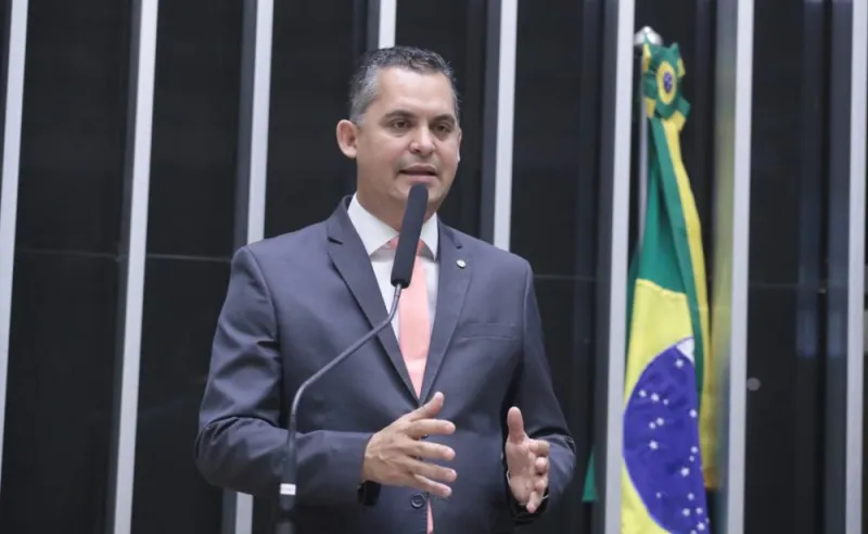 Gilson Daniel cobra votação de PEC que destina R$ 9 bilhões para prevenção de desastres no Brasil