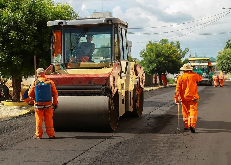 Recapeamento da Avenida Gether Lopes Farias, no bairro Carlos Germano Naumann, começa segunda-feira e terá sistema Pare e Siga em Colatina
