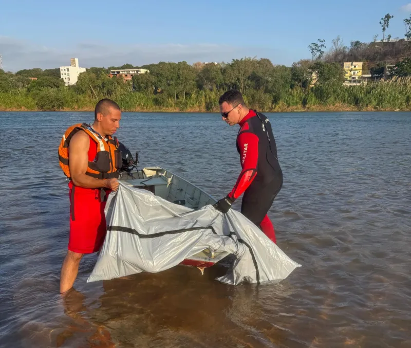 Corpo em avançado estado de decomposição é encontrado boiando no Rio Doce, em Colatina