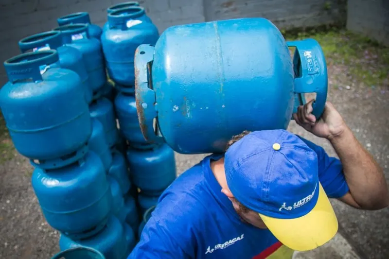 Entrega de gás aos domingos será proibida em Colatina, Linhares e região; entenda nova regra