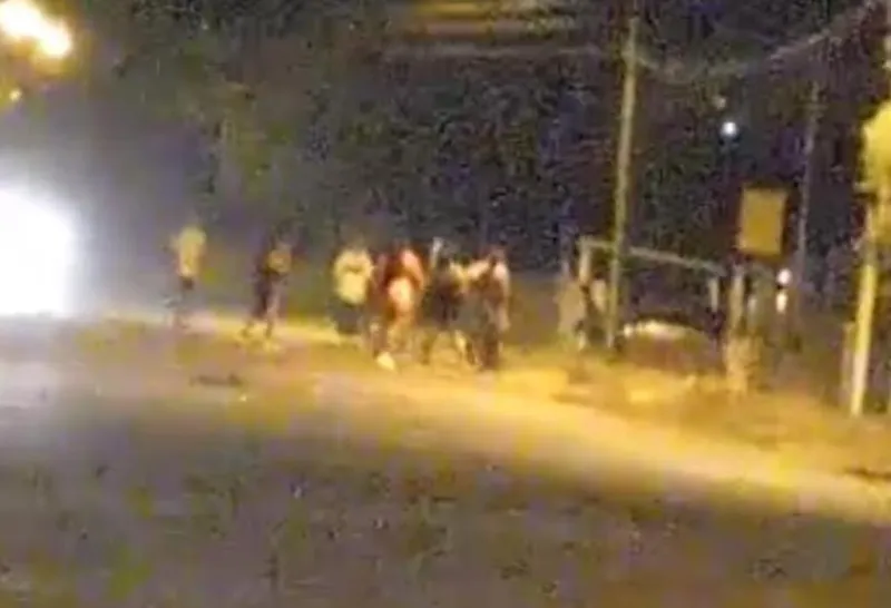 Confusão por causa de celular termina em briga generalizada em Governador Lindenberg