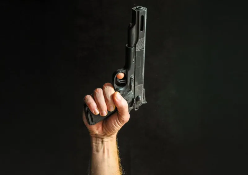 Homem dispara quatro vezes para o alto após discussão perto da Rotatória do Soella 2, em Colatina