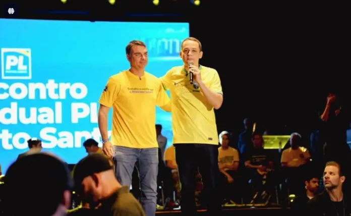 Flávio Bolsonaro, Tarcísio de Freitas e Nikolas Ferreira participam de ato em apoio a Pazolini neste sábado em Vitória