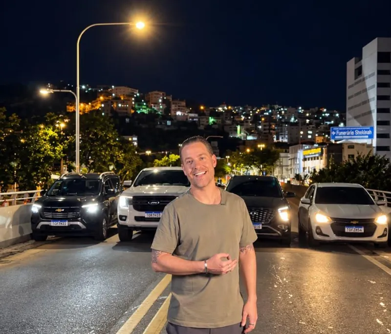 Prefeito Renzo mostra avanço da terceira faixa na Ponte Florentino Avidos e afirma: “A ponte suporta”
