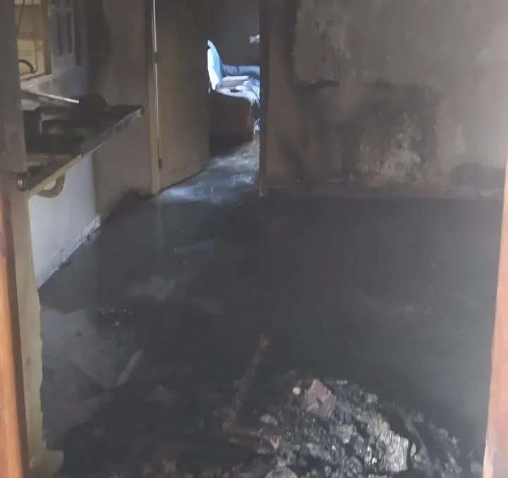 Colatina: incêndio em apartamento provoca desespero e moradores batem de porta em porta para esvaziar prédio