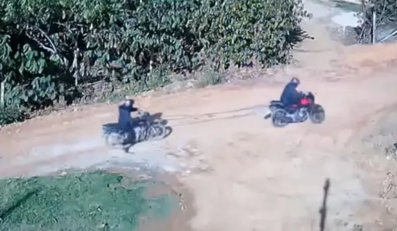 Homem confessa furto de duas motos em Pancas e Alto Rio Novo após polícia encontrar cinco pessoas dentro de casa em Mantenópolis